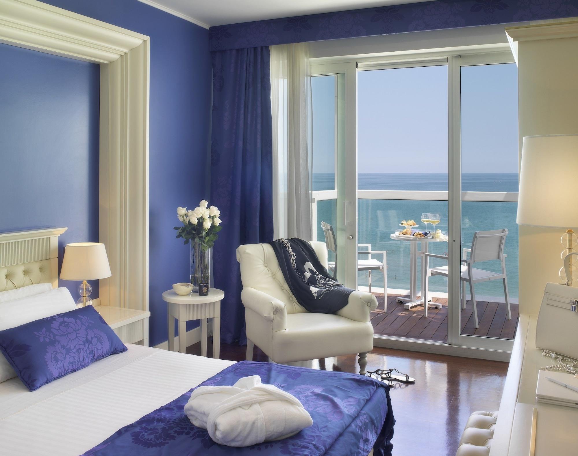 Hotel Tiffany'S Riccione Exteriör bild