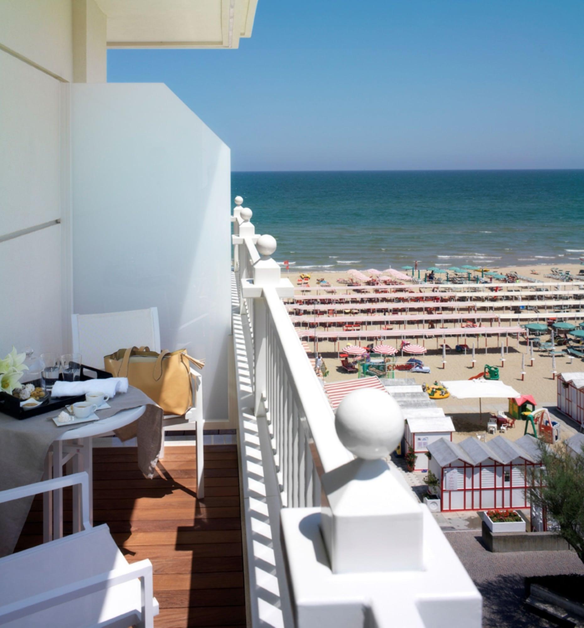 Hotel Tiffany'S Riccione Exteriör bild