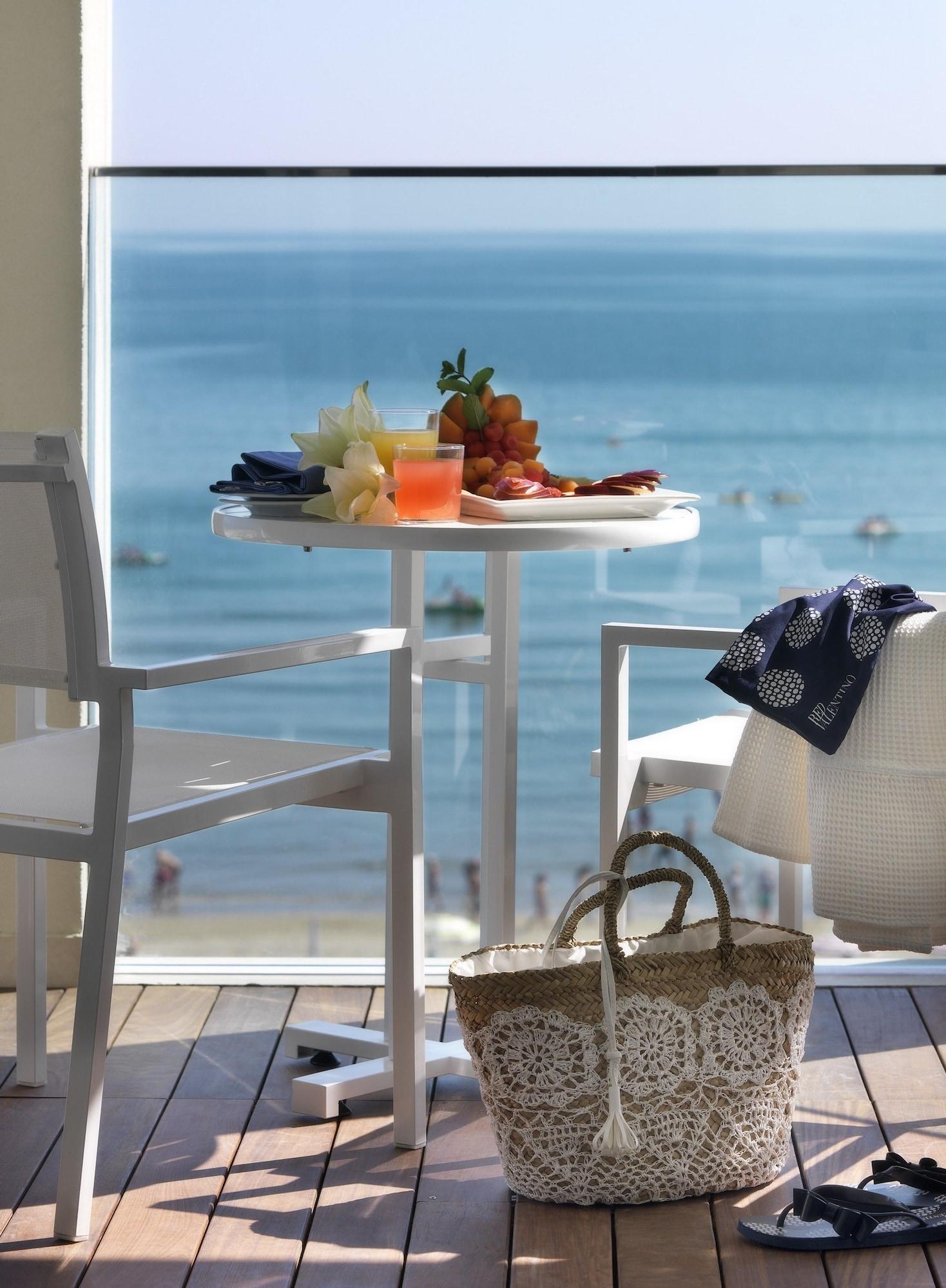 Hotel Tiffany'S Riccione Exteriör bild