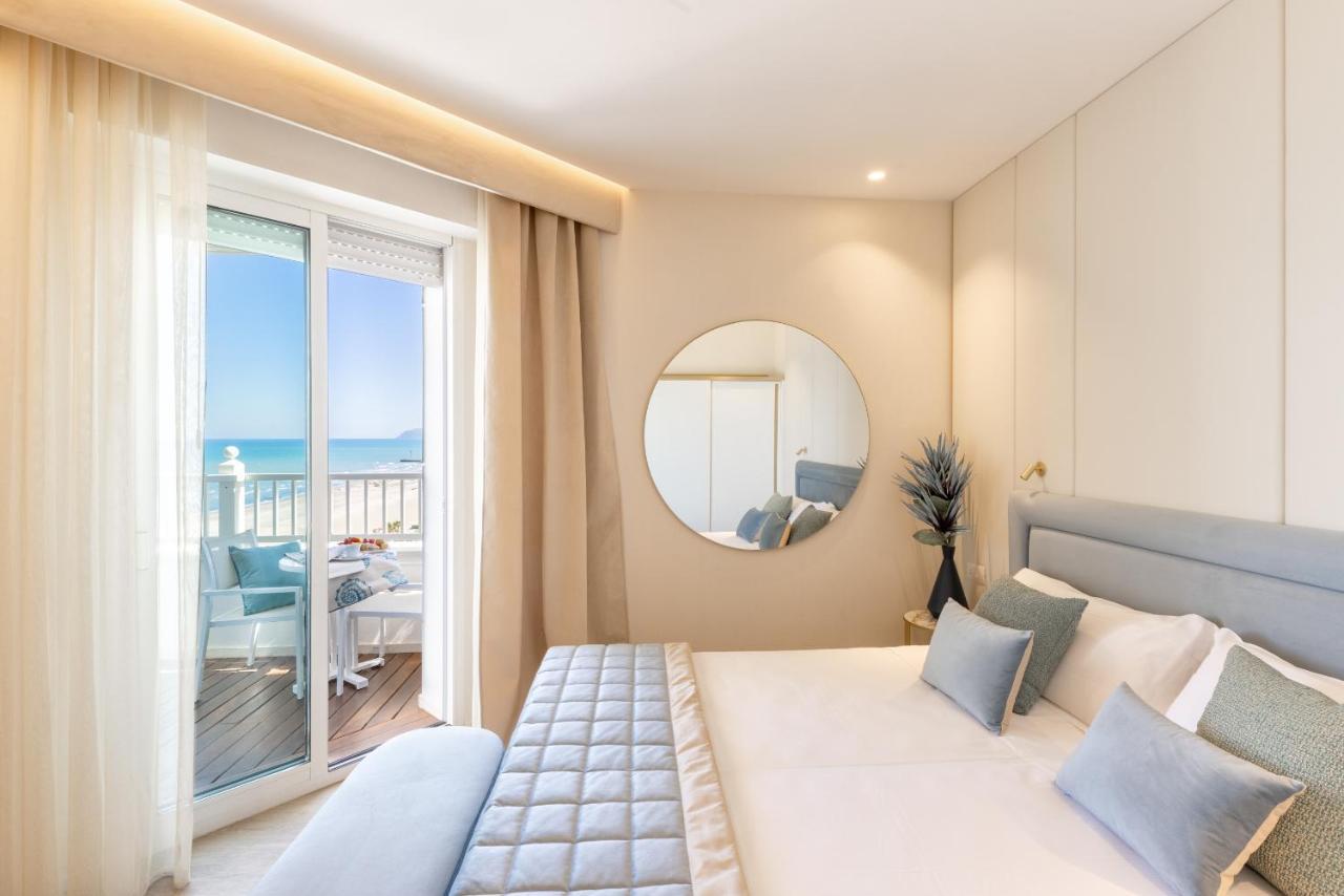 Hotel Tiffany'S Riccione Exteriör bild