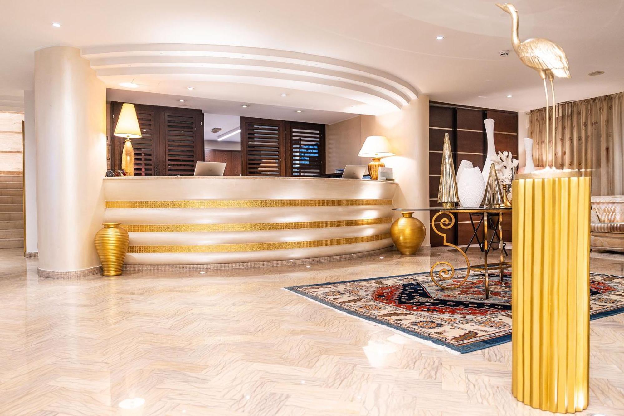 Hotel Tiffany'S Riccione Exteriör bild