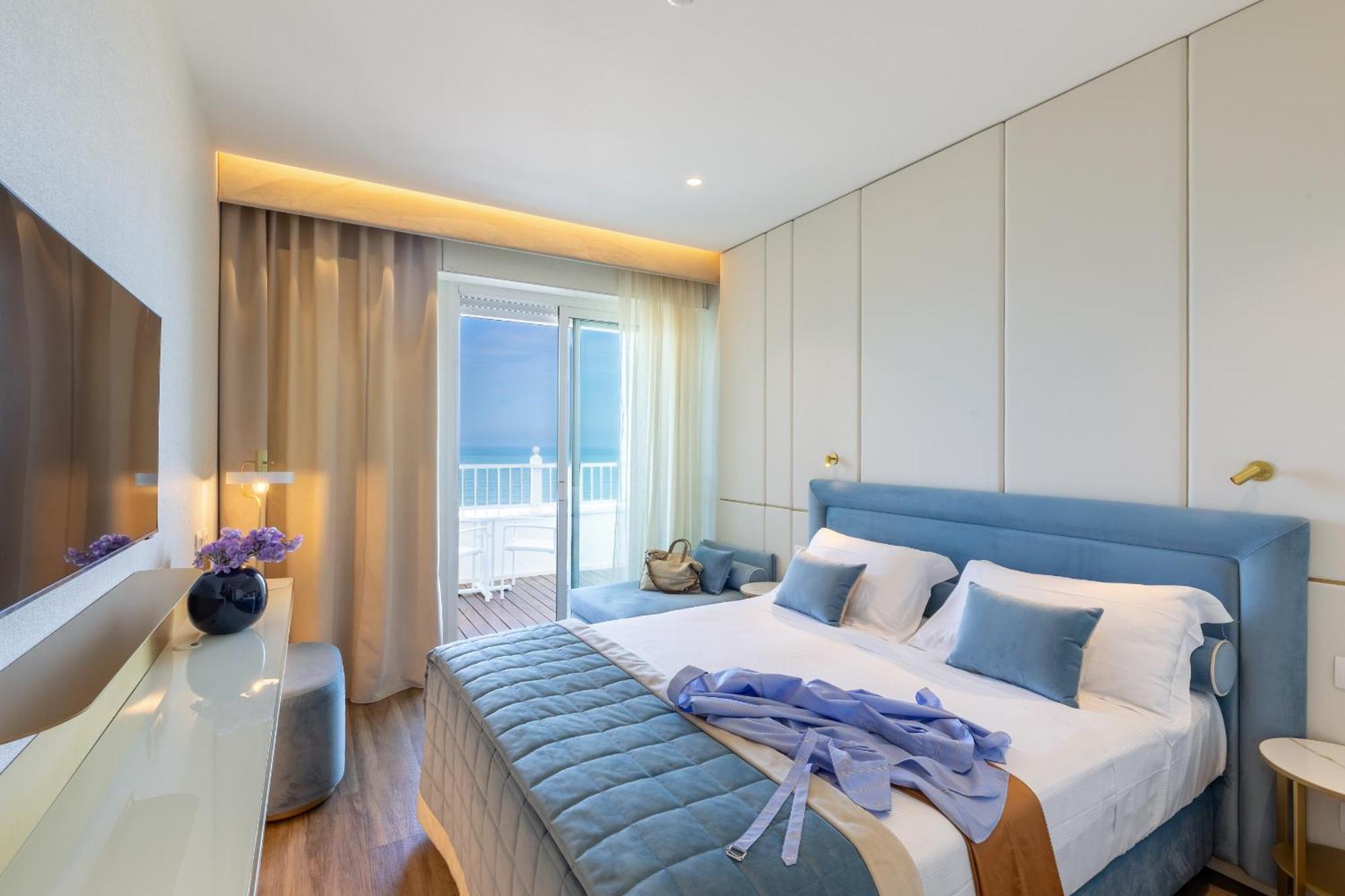 Hotel Tiffany'S Riccione Exteriör bild